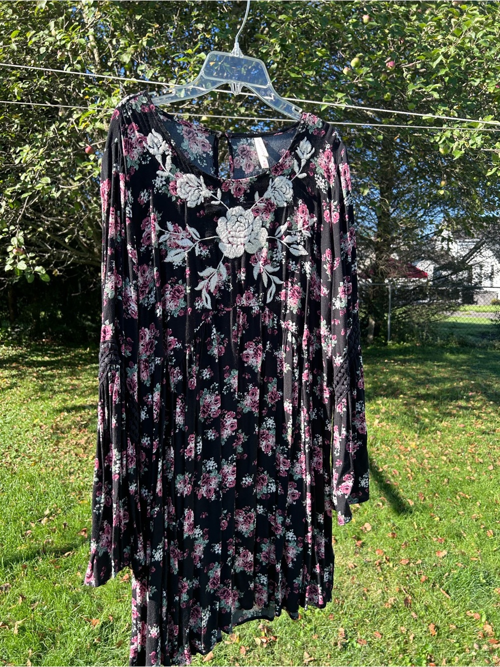 2010s Xhilaration Black Long Sleeve Floral Dress with White Embroidery